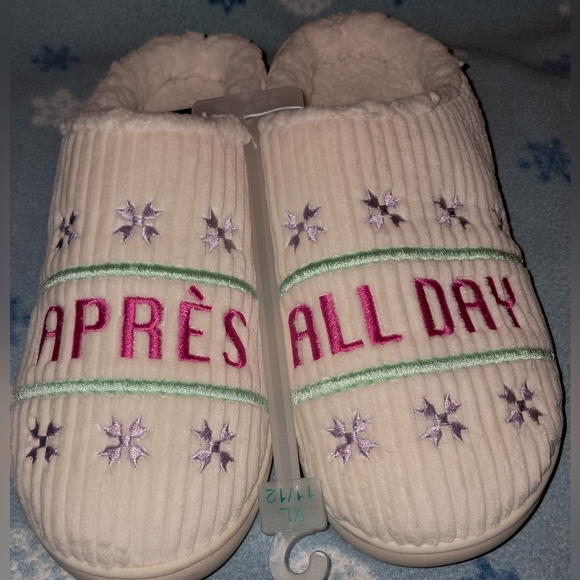 Wild Fable Shoes - WILD FABLE SLIPPERS Sz XL (11-12)